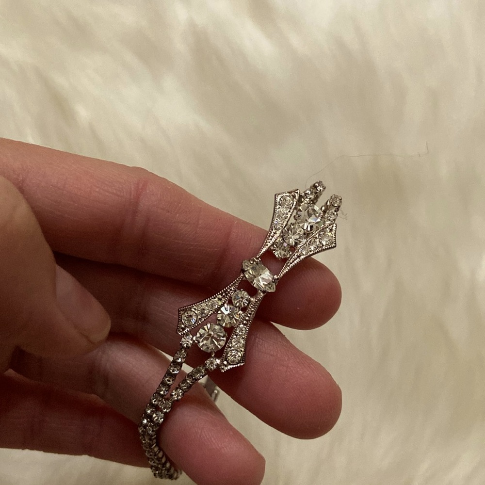 Cute vintage bow rhinestone clasp bracelet